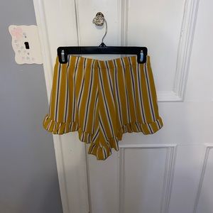 SUPER CUTE RUFFLE SHORTS!! From local boutique!
